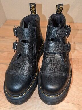 Doc Martens Boots, W9